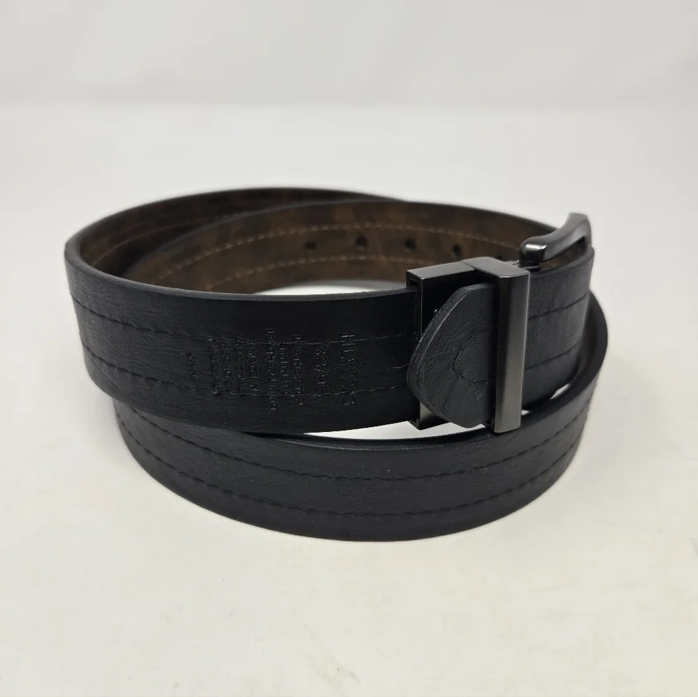 LEVI'S REVERSIBLE BLACK & BROWN LEATHER BELT CLASSIC MENSWEAR MEN SIZE 38